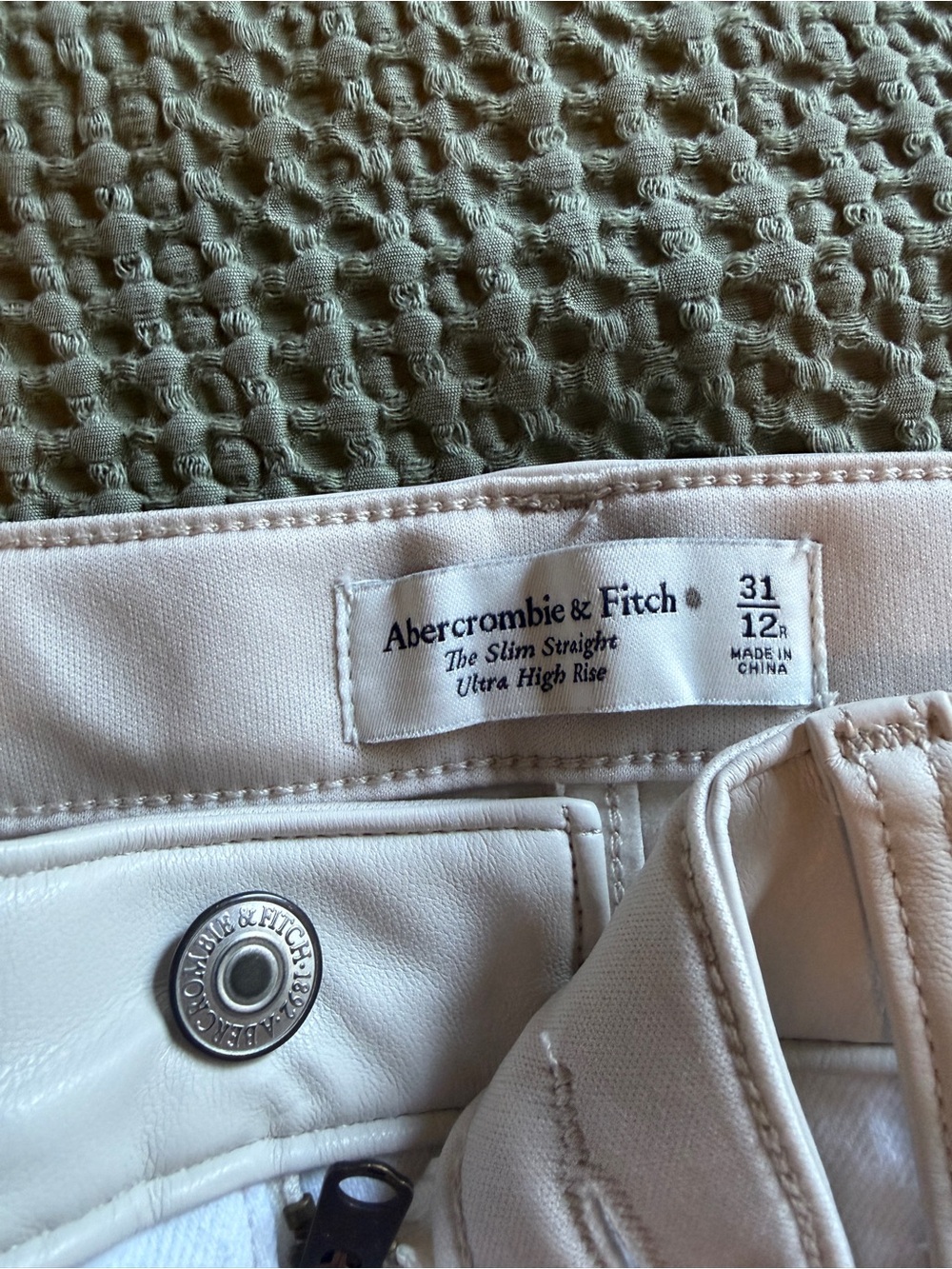 Abercrombie & Fitch Slim Straight Ultra High Rise Jeans - Pale Pink